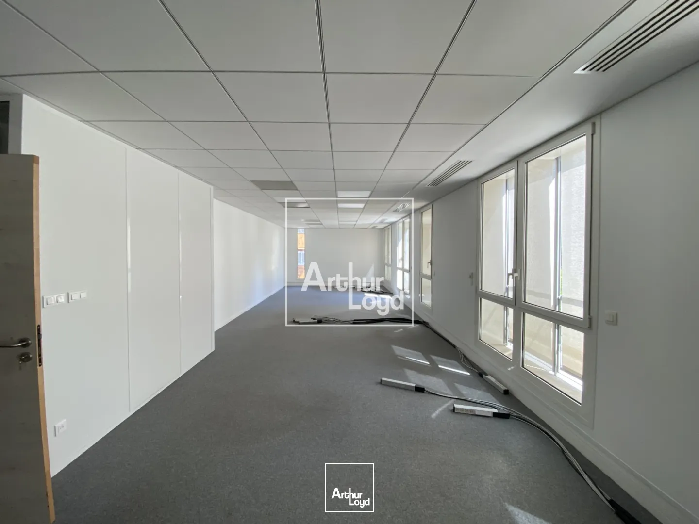 2 BUREAUX A LOUER DE 334 M² - SECTEUR PALAIS DE JUSTICE A GRENOBLE 