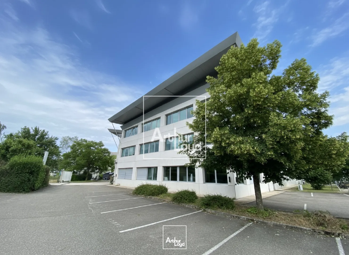 BUREAUX ENTIEREMENT RENOVES - MONTBONNOT