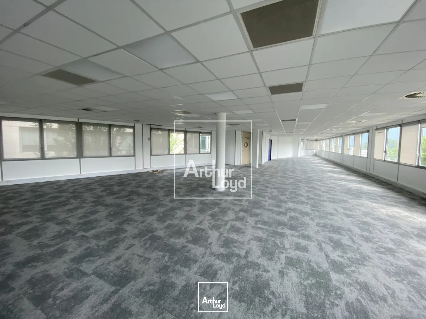 BUREAUX ENTIEREMENT RENOVES - MONTBONNOT