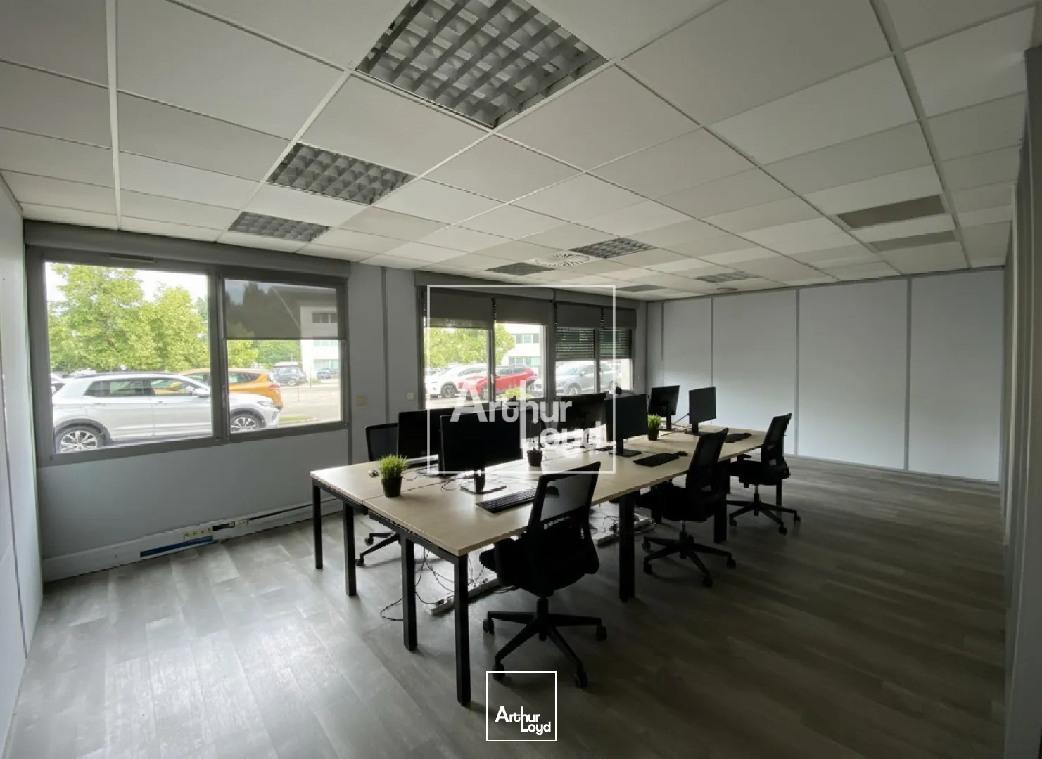 BUREAUX ENTIEREMENT RENOVES - MONTBONNOT