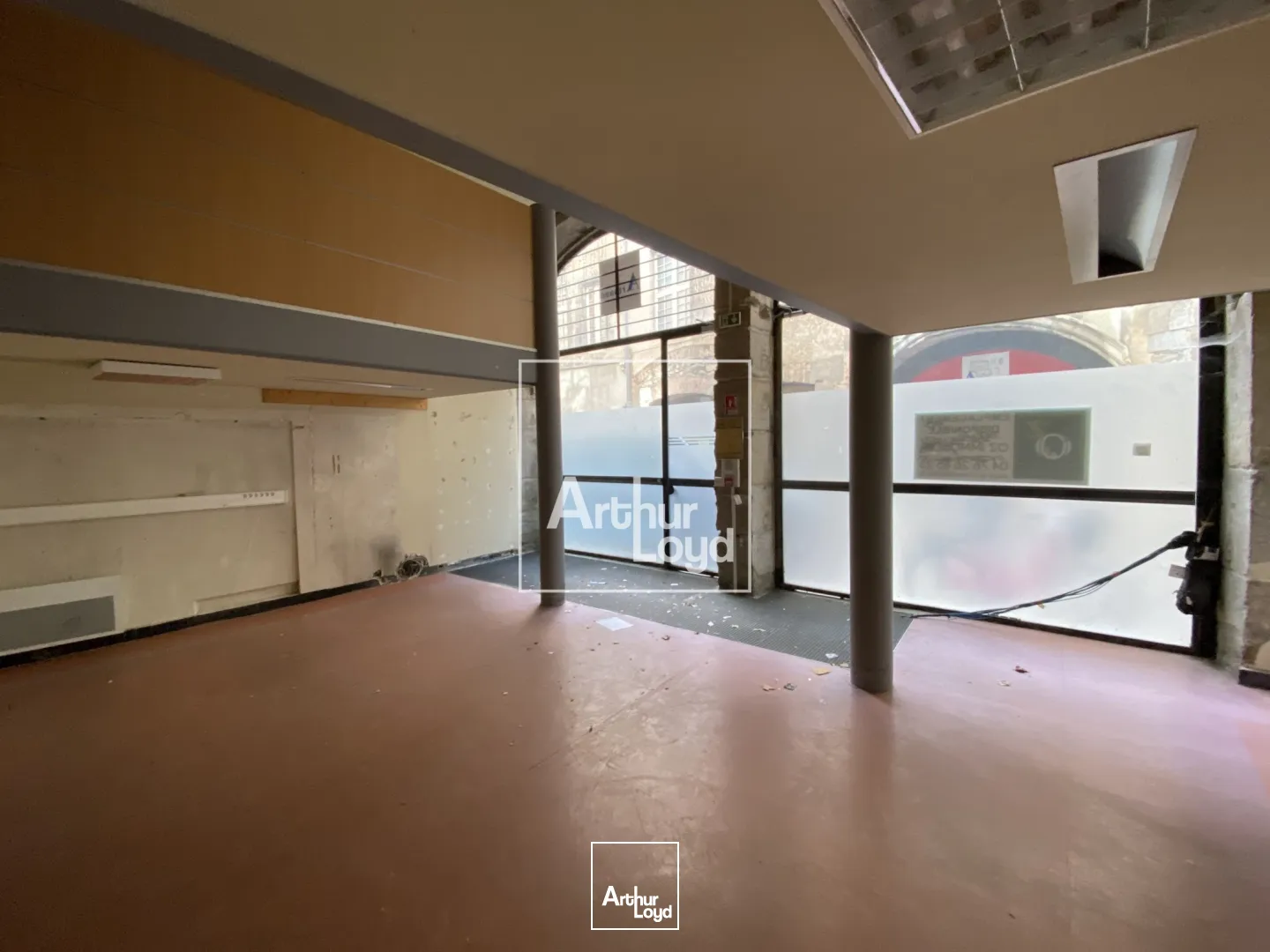 COMMERCE DE 90 m² A LOUER - GRENOBLE CENTRE VILLE