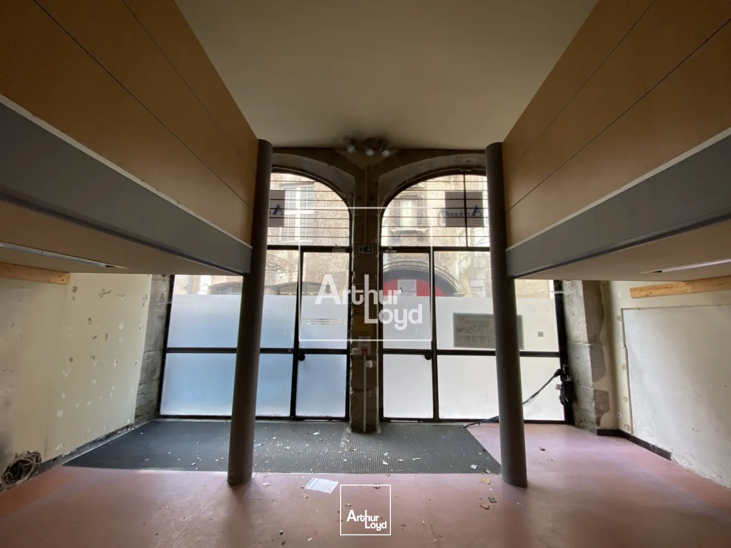 COMMERCE DE 90 m² A LOUER - GRENOBLE CENTRE VILLE