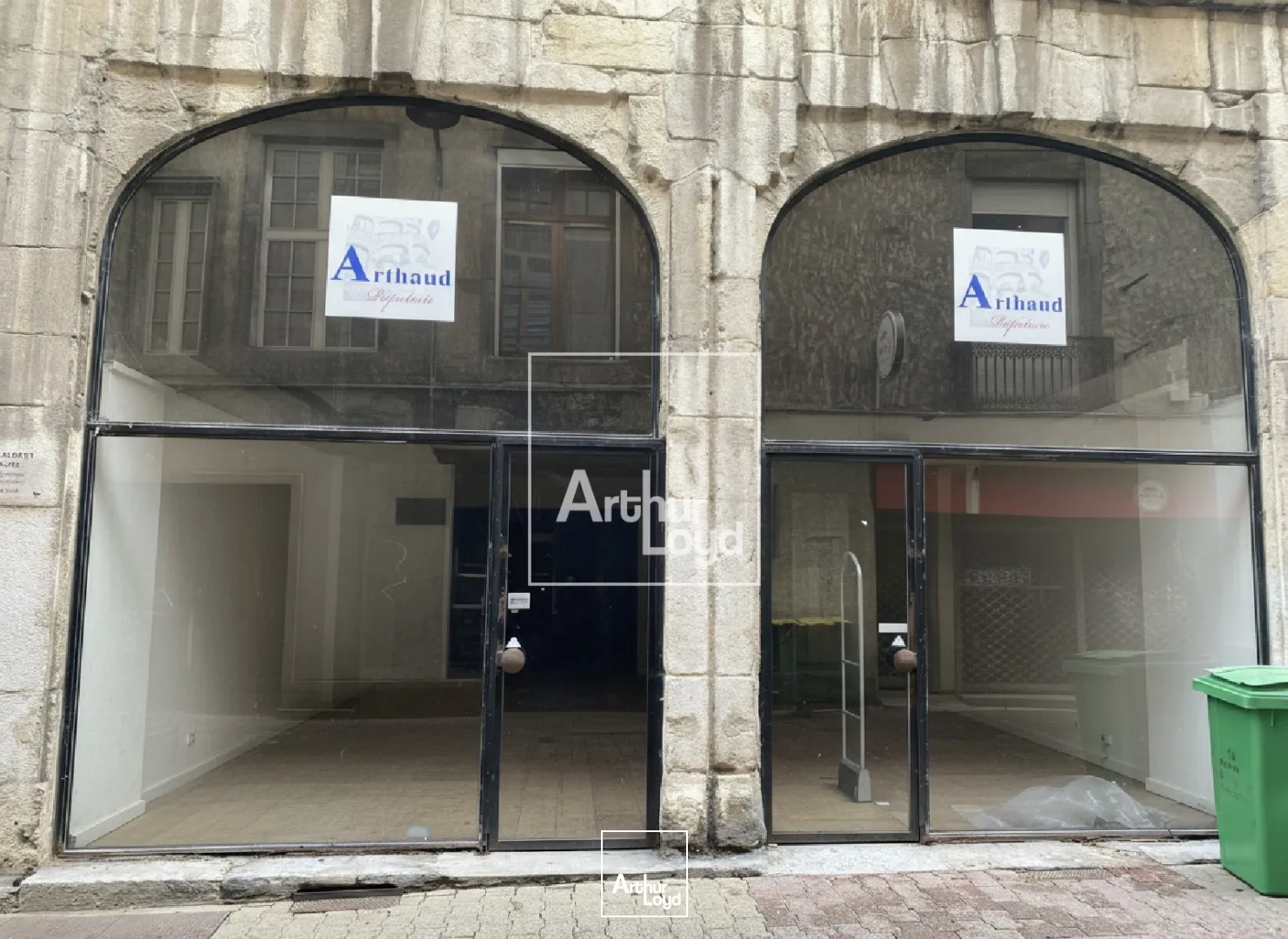 COMMERCE DE 113 m² A LOUER A GRENOBLE CENTRE VILLE 