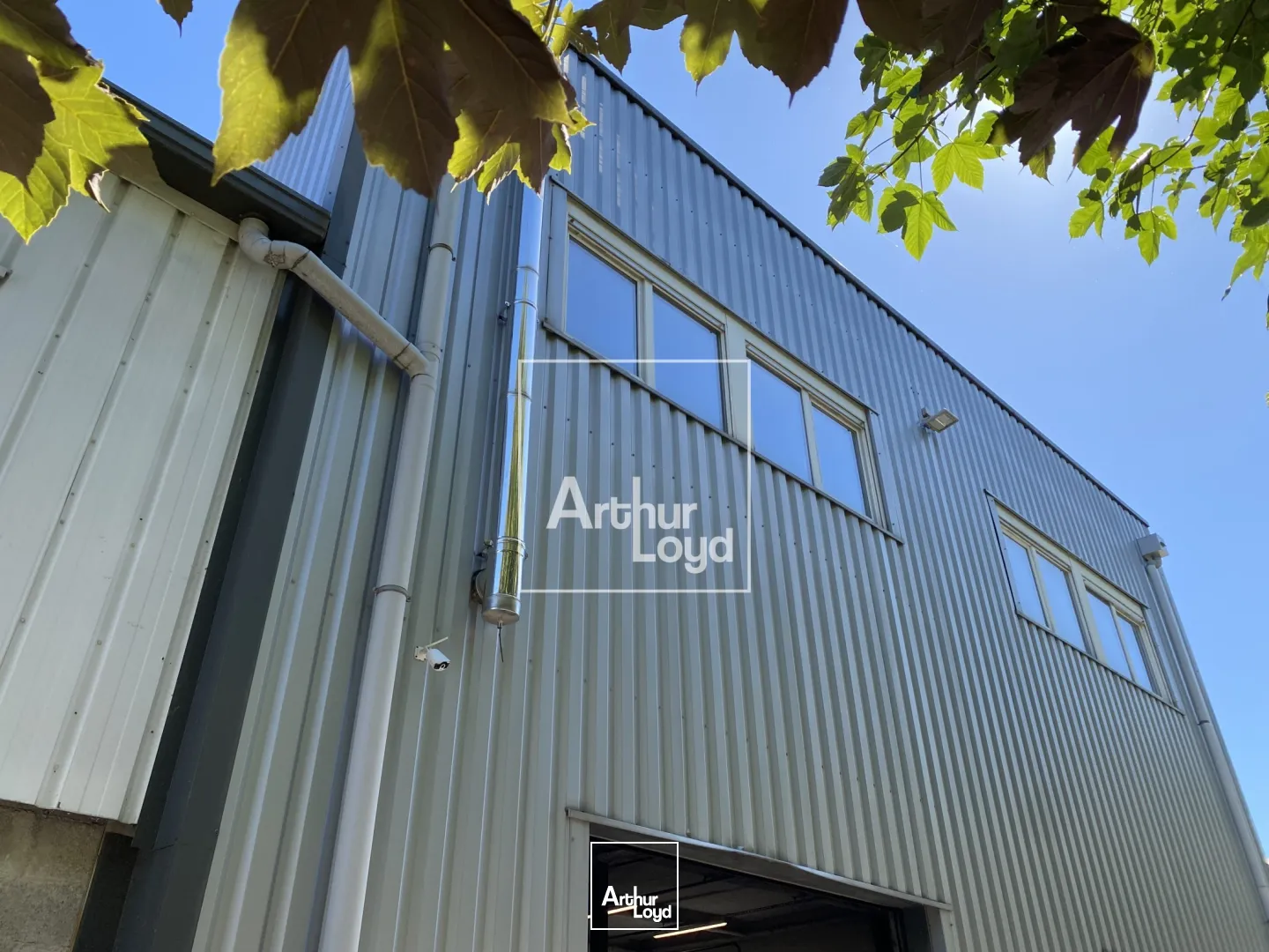 BUREAUX 100 M² A VENDRE OU A LOUER - VARCES 