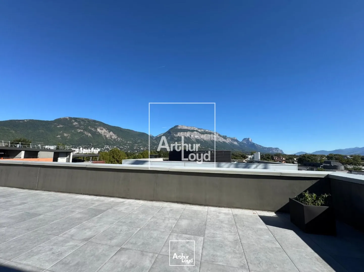 BUREAUX A LOUER 4ème ETAGE - 253 m² - SMH