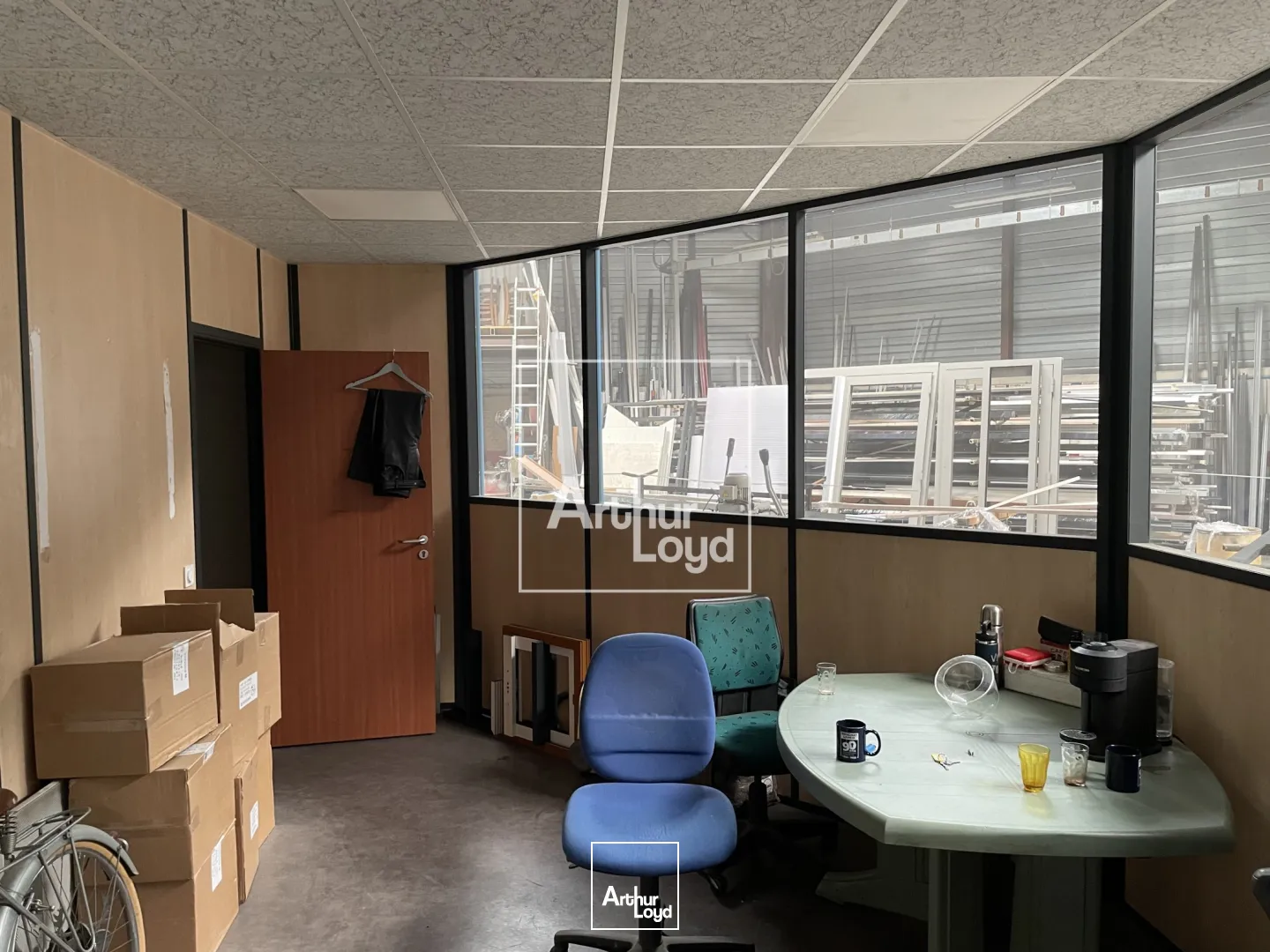 local d'activité - Négoce 365 m² environ