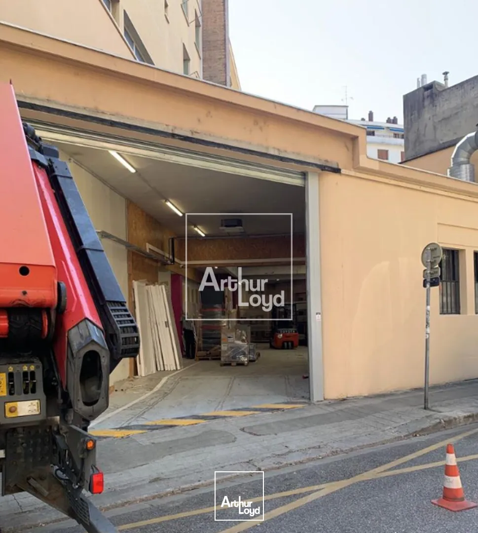 local commercial 698 m² location Grenoble