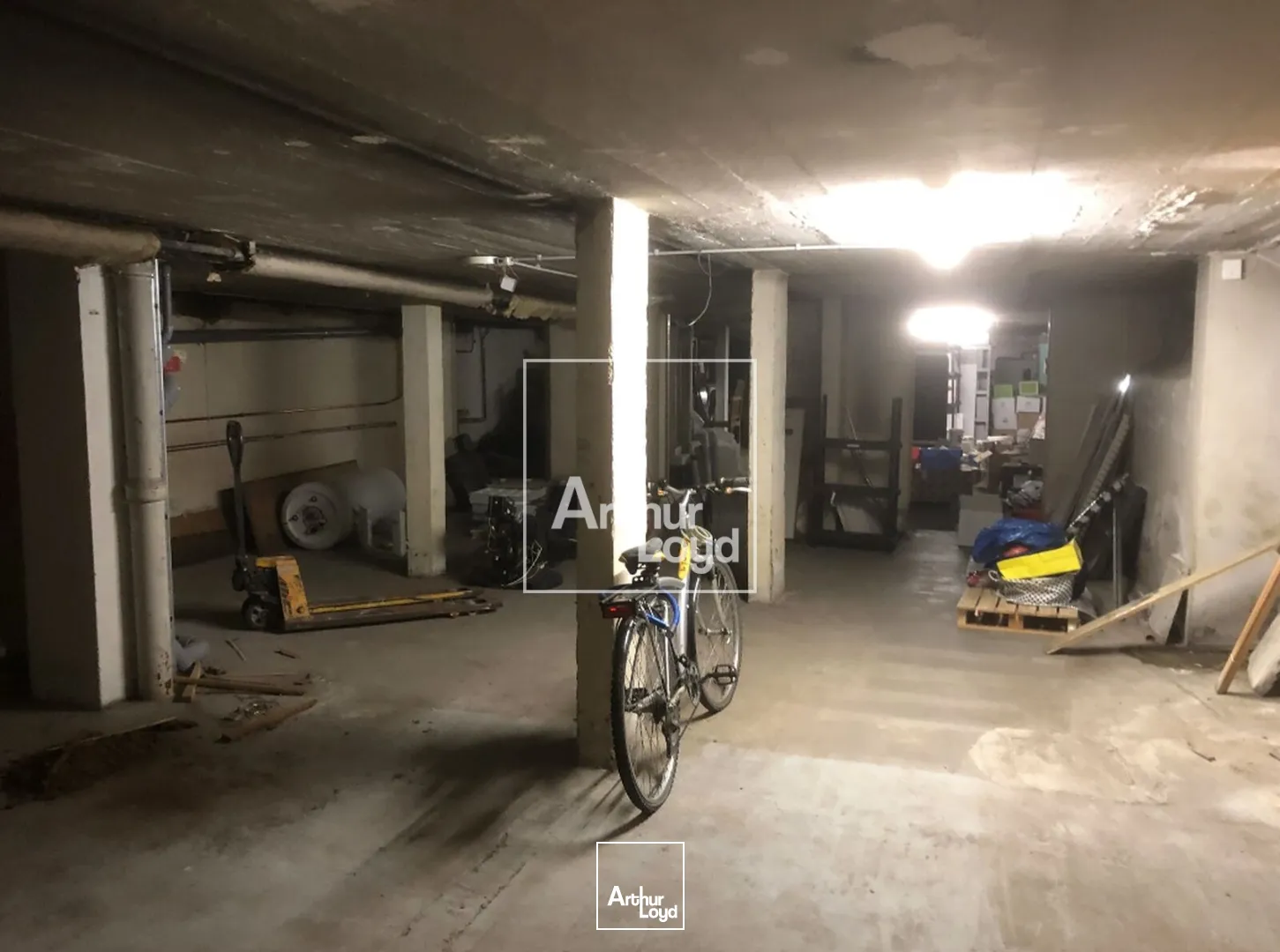 local commercial 698 m² location Grenoble