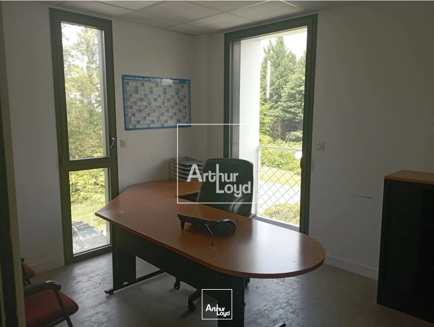 BUREAUX DE STANDING A LOUER A MEYLAN - 151 m²