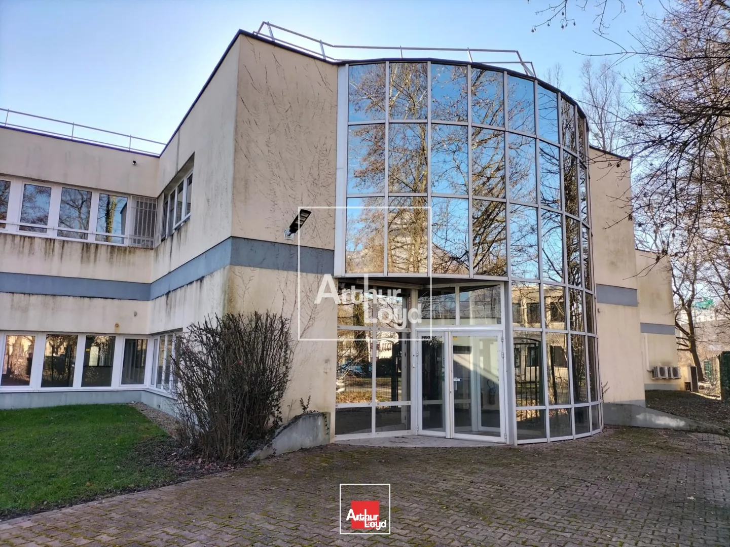 BUREAUX A LOUER MEYLAN INOVALLEE 983m² AVEC PARKING COMPRIS