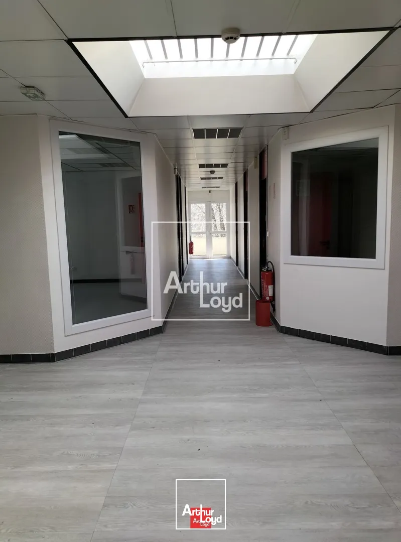 BUREAUX A LOUER MEYLAN INOVALLEE 983m² AVEC PARKING COMPRIS