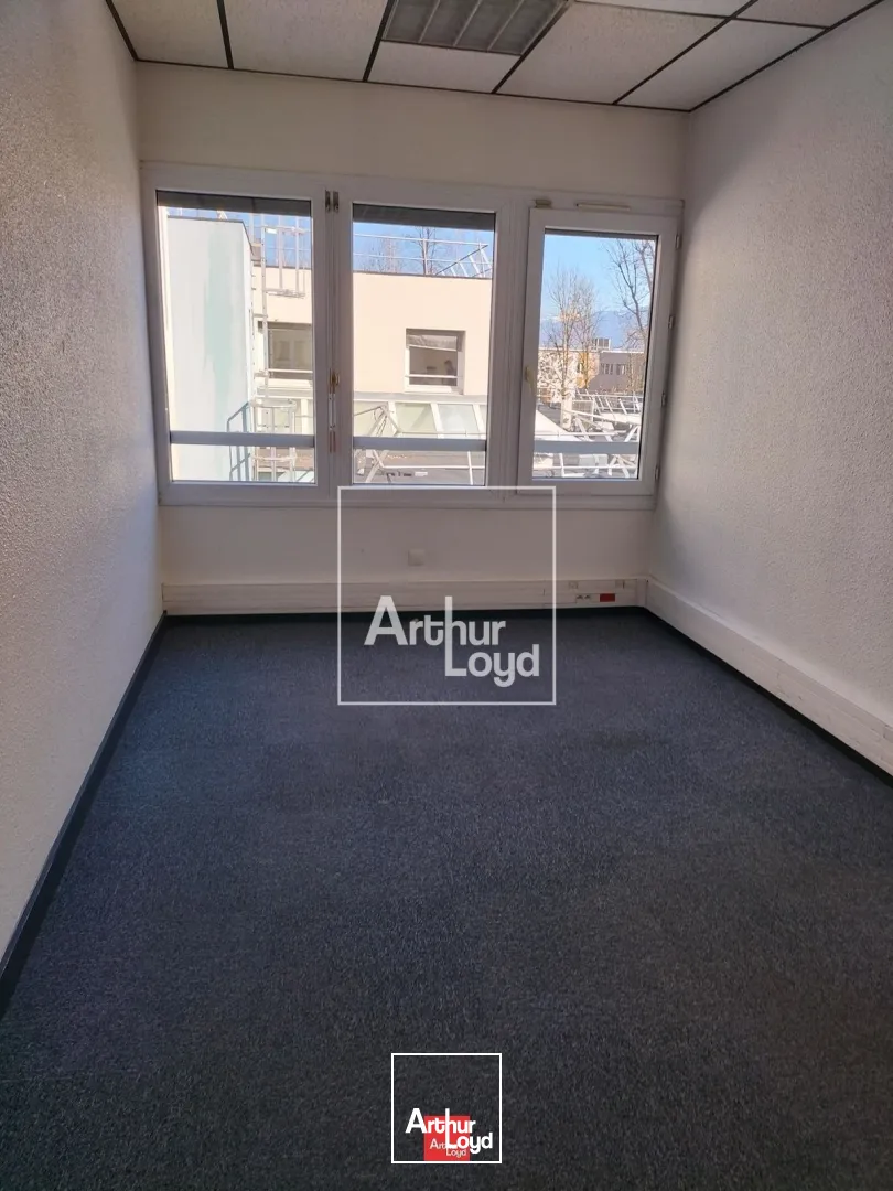 BUREAUX A LOUER MEYLAN INOVALLEE 983m² AVEC PARKING COMPRIS