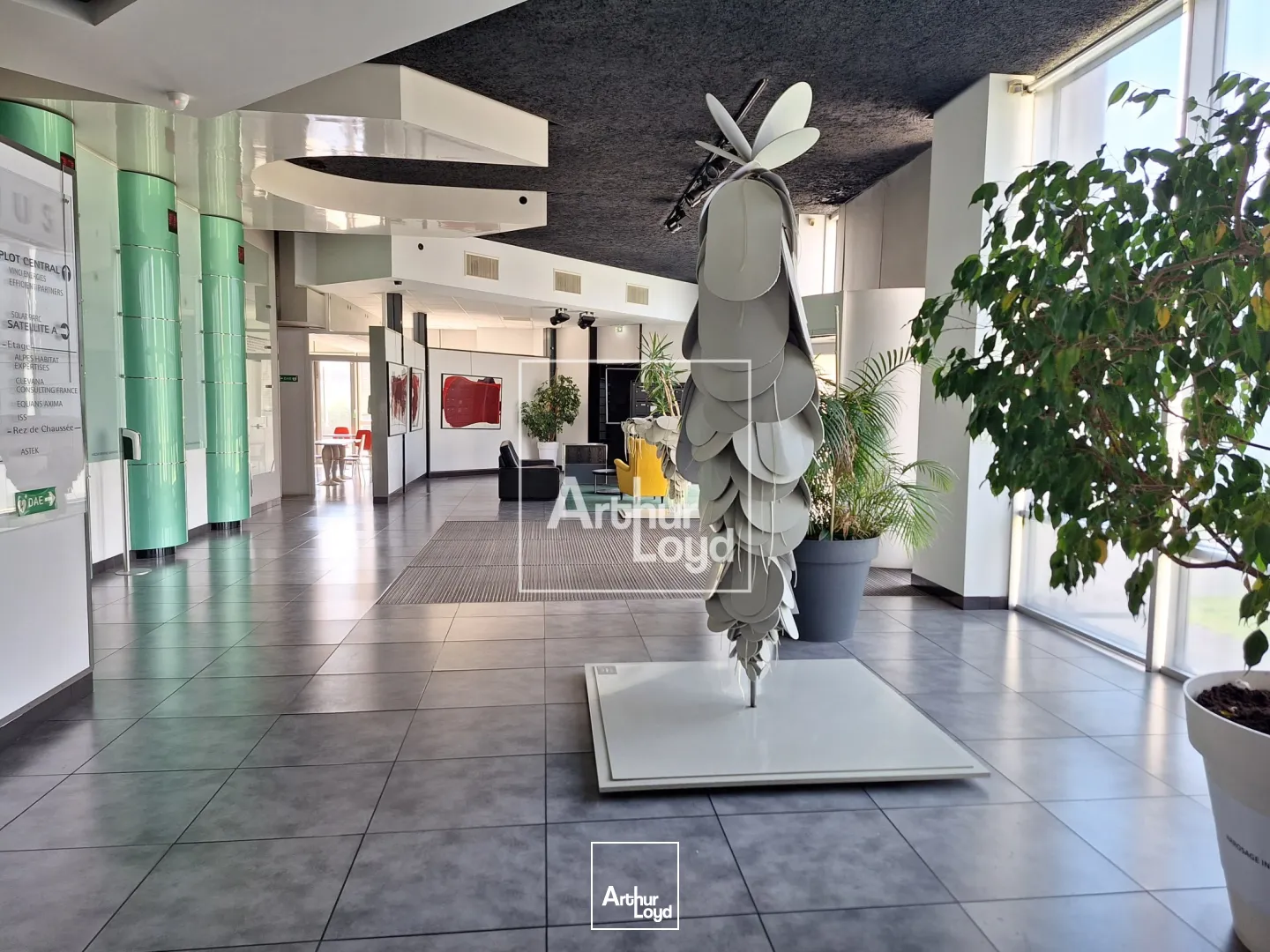 LOCATION DE BUREAUX A ECHIROLLES PARC SUD GALAXIE AVEC PARKINGS 