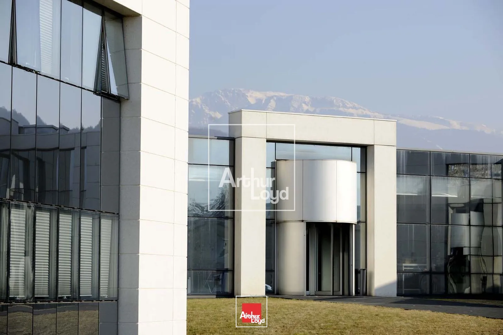 LOCATION DE BUREAUX A ECHIROLLES PARC SUD GALAXIE AVEC PARKINGS 