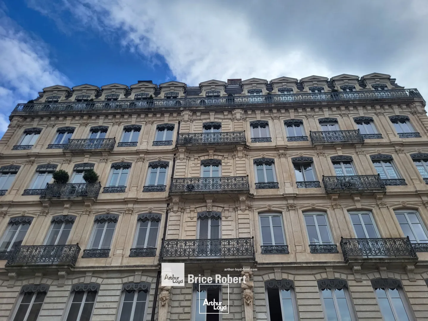 A louer - Bureaux haussmanniens rénovés - Lyon 3ème Préfecture