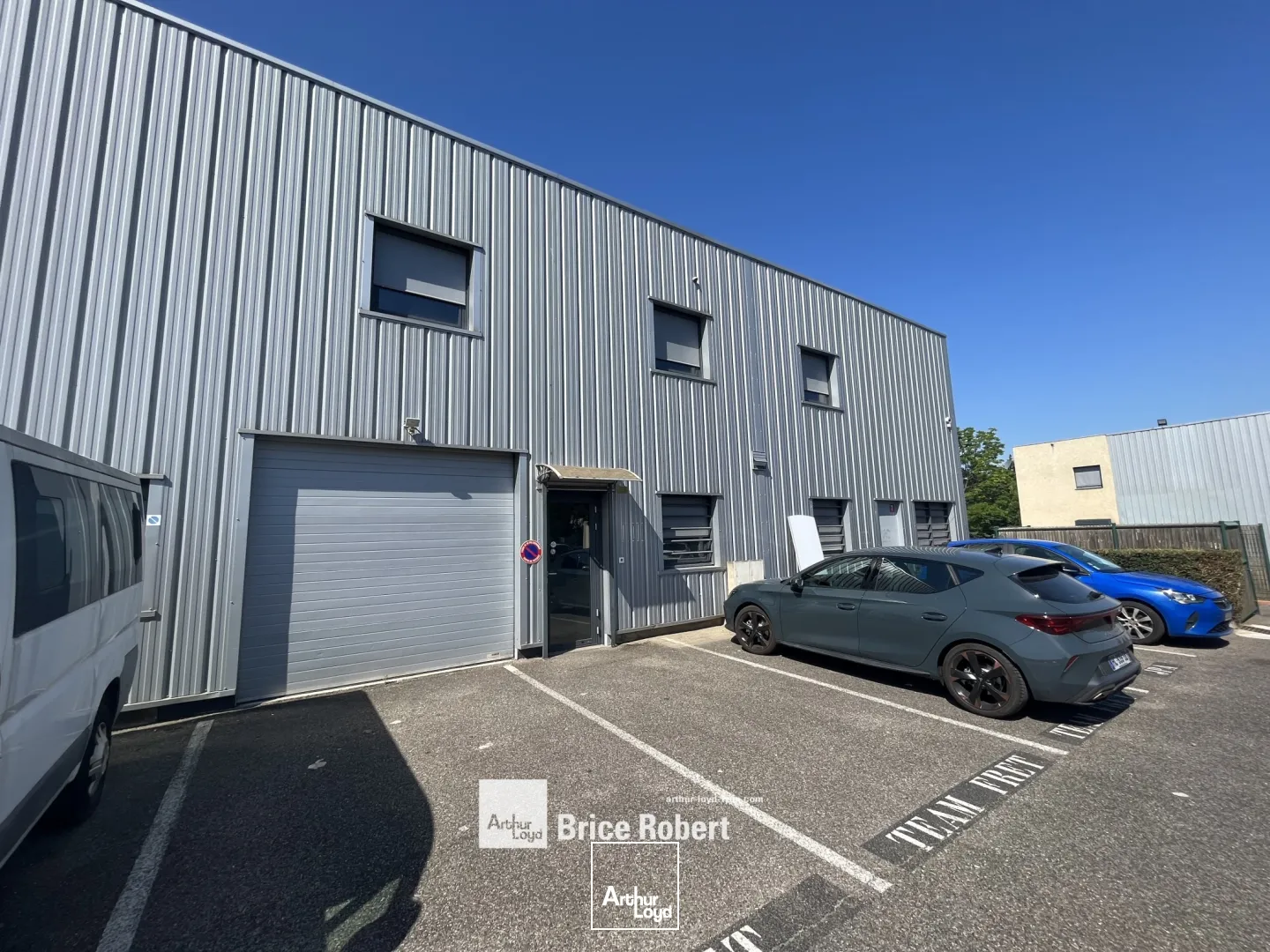 A louer - Bureaux avec petite surface de stockage - Vénissieux