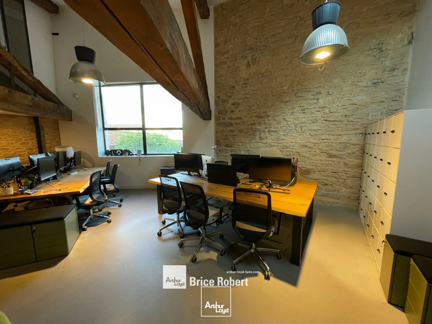 A vendre - Bureaux atypiques avec cour intérieure - Lyon 9ème Valmy