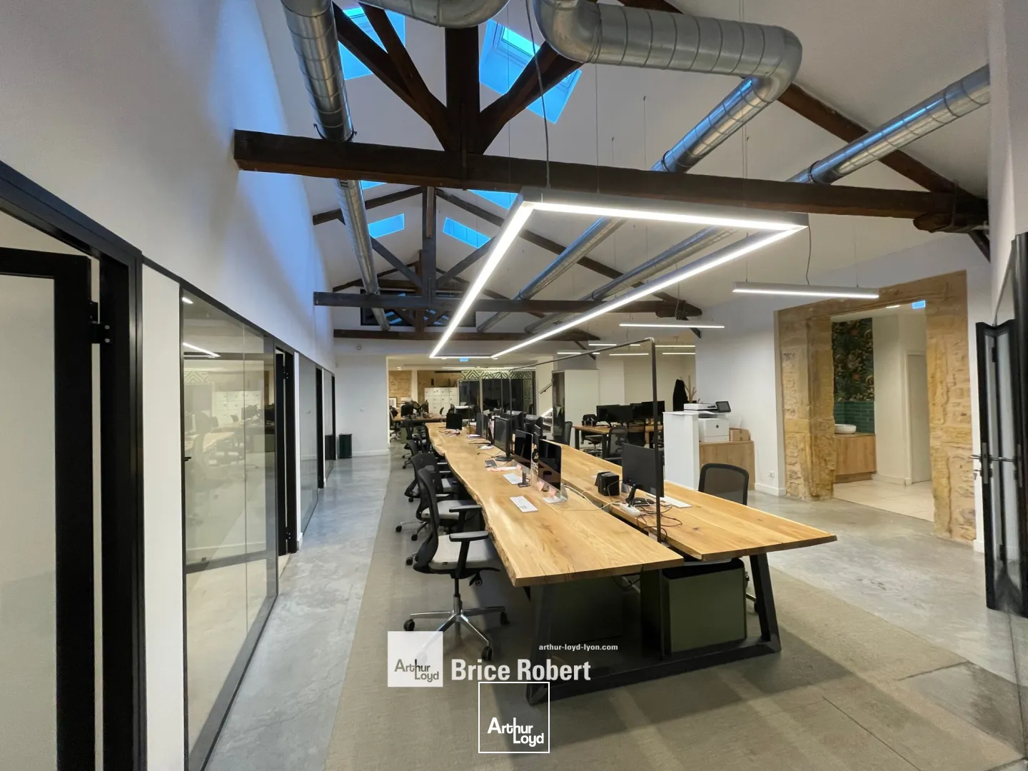 A vendre - Bureaux atypiques avec cour intérieure - Lyon 9ème Valmy