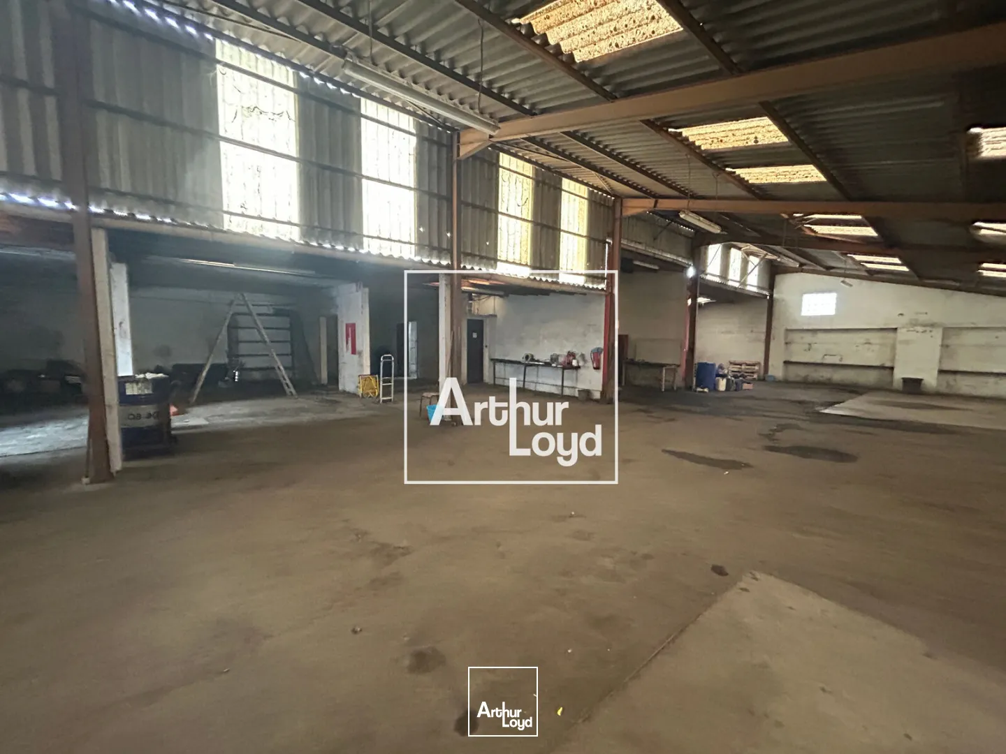 Locaux commercial avec terrain - A Vendre - Narbonne proche autoroute