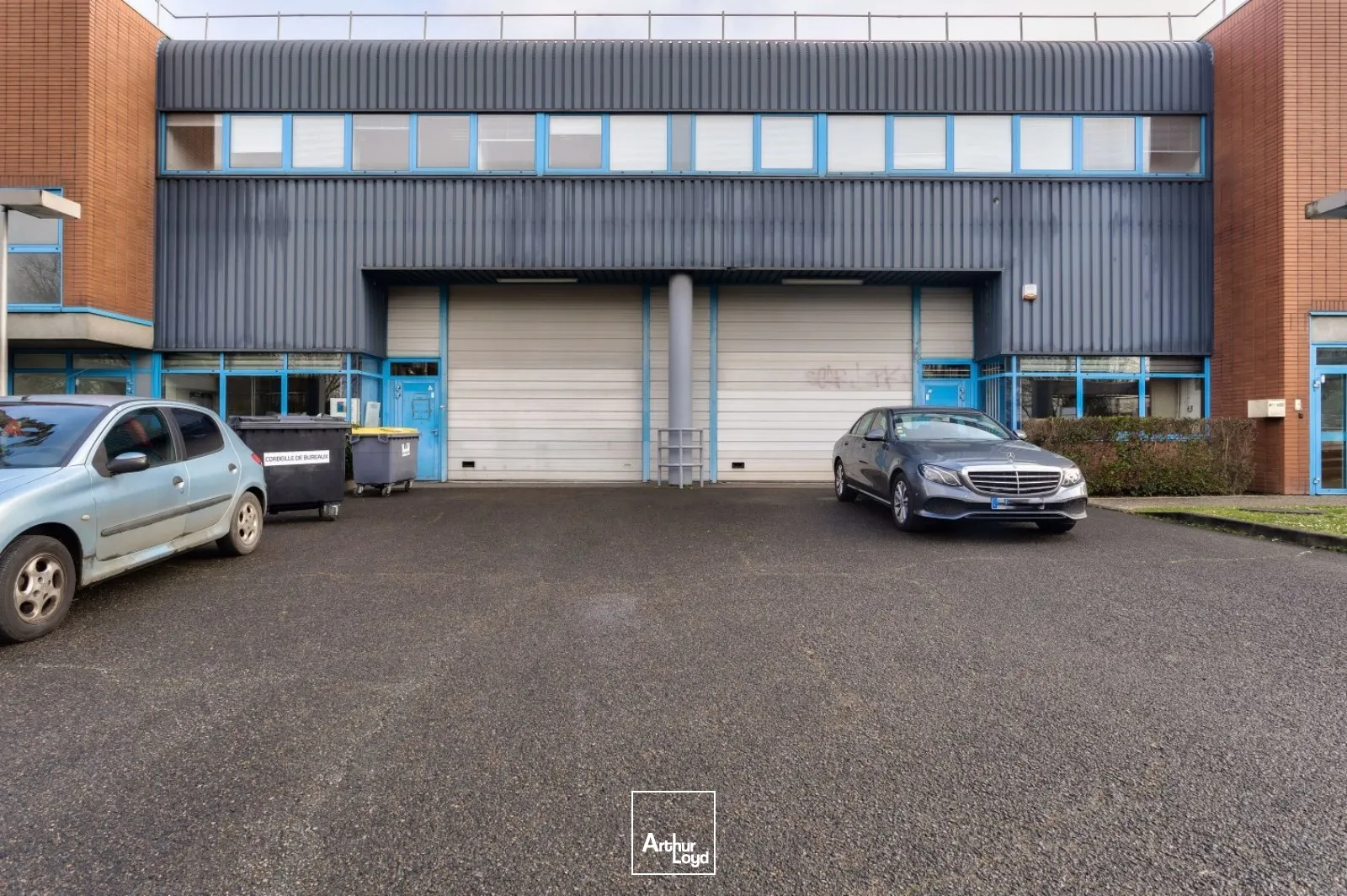 Locaux d'activité à louer à Villepinte proche Roissy Paris CDG avec accès sécurisé