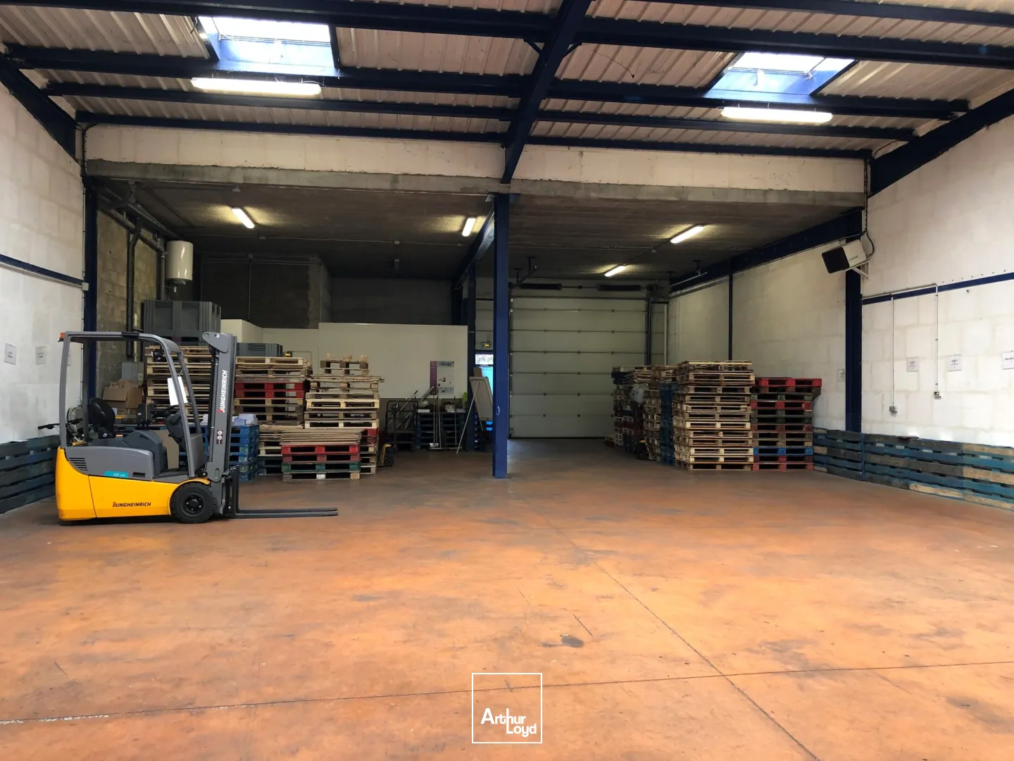 Locaux d'activité à louer à Villepinte proche Roissy Paris CDG avec accès sécurisé