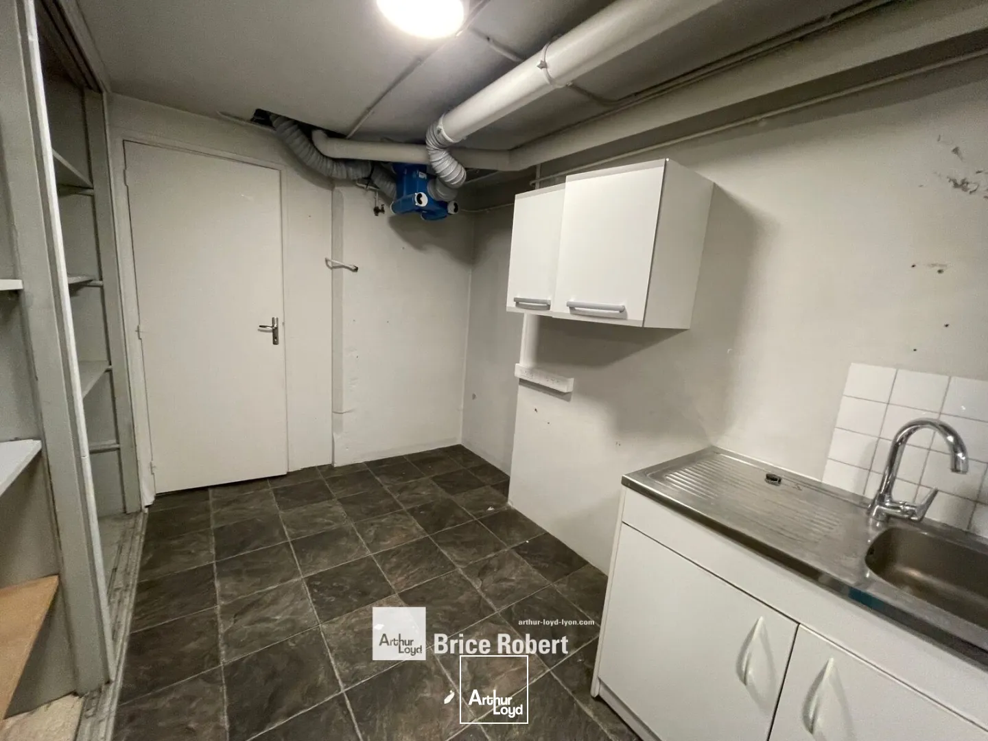 A louer - bureaux en rez de chaussée - Lyon 7ème