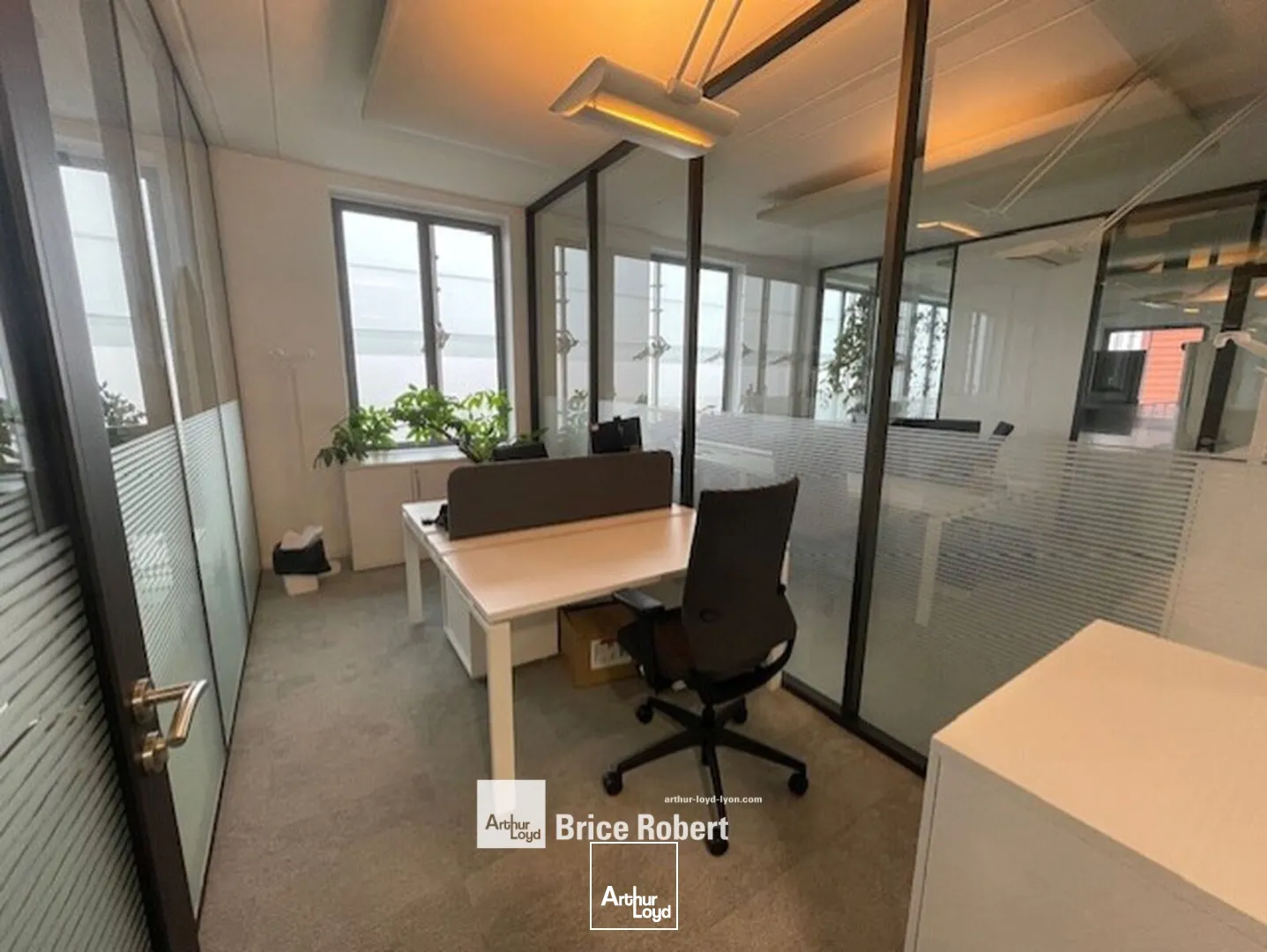 A louer - CITE INTERNATIONALE - Bureaux lumineux - Lyon 6ème 