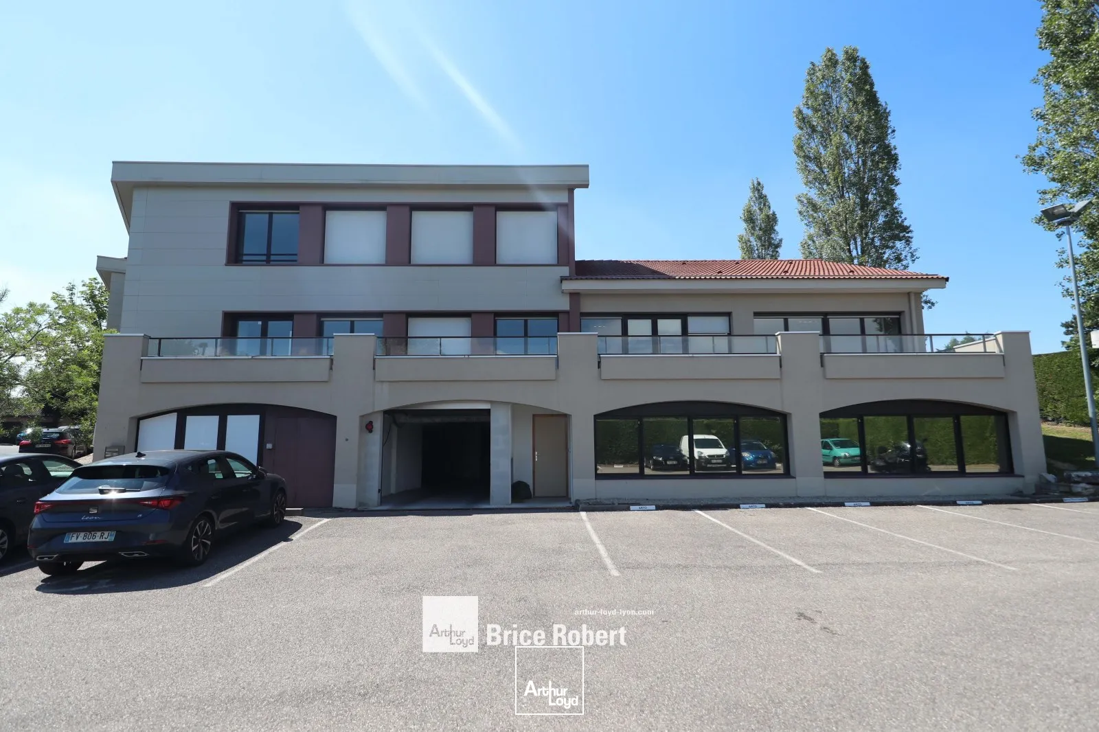 Location Bureaux avec stockage léger - Calme- Dardilly - Au coeur de la TECHLID