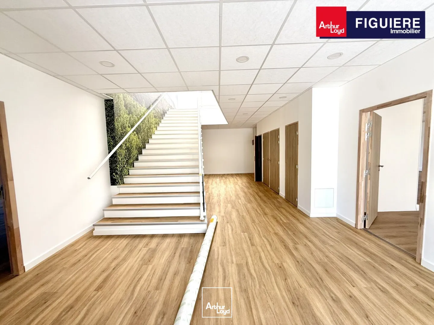 Immeuble de bureaux indépendant et rénové à louer sur le pôle d'activité d'Aix en Provence.