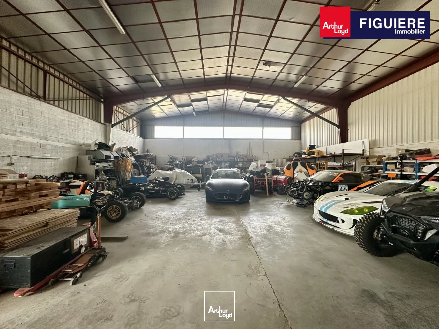 Entrepôt à LOUER sur le Pole d'activités d'AIX EN PROVENCE