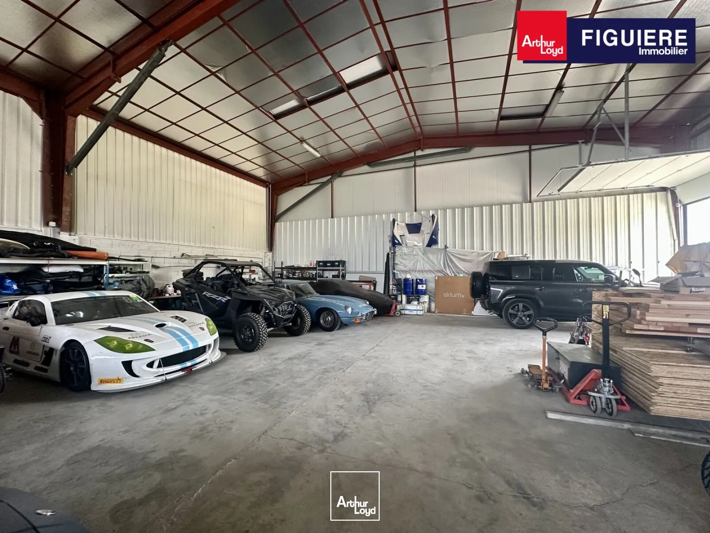 Entrepôt à LOUER sur le Pole d'activités d'AIX EN PROVENCE