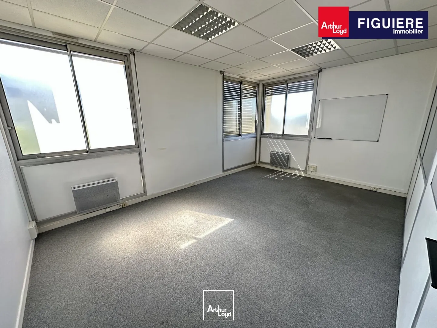 BUREAUX À VENDRE AU COEUR DU PAAP