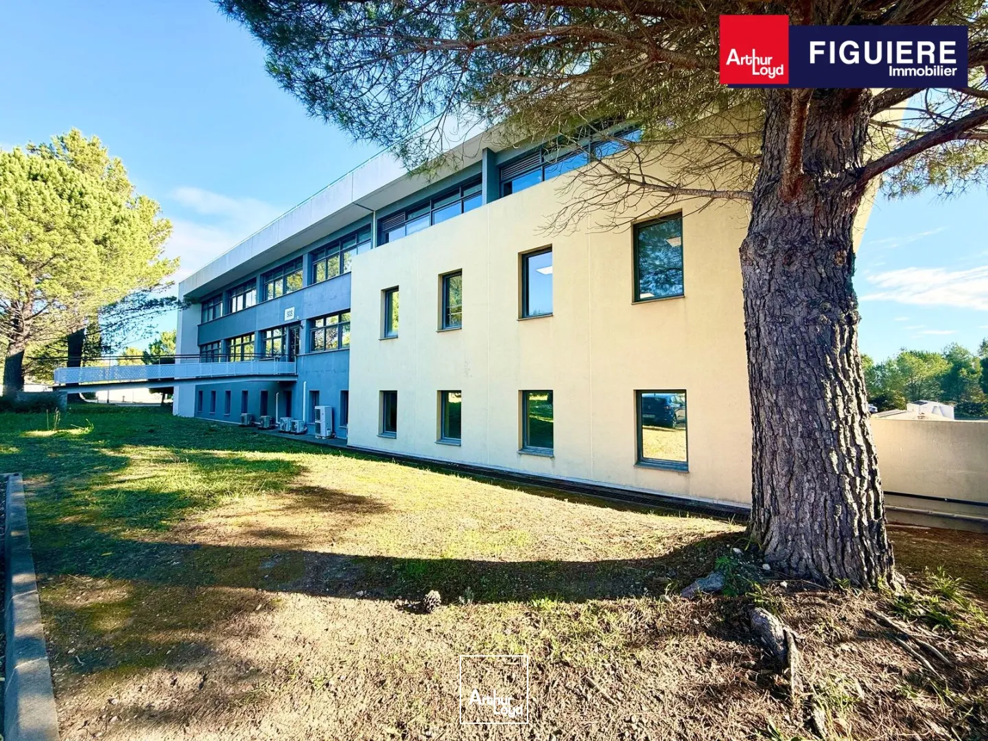 BUREAUX A LOUER AIX LA DURANNE PROCHE DES AXES AUTOROUTIERS