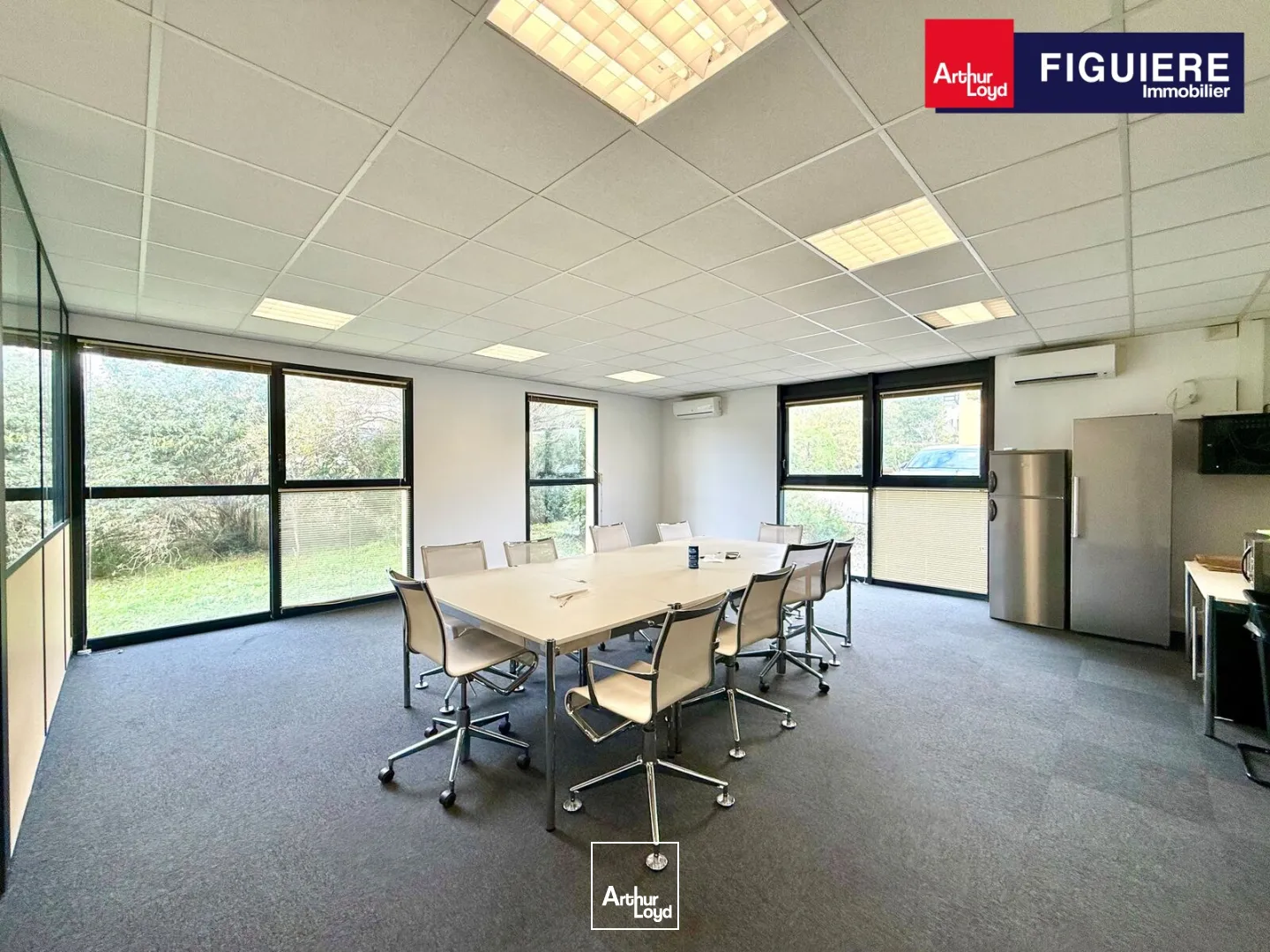 IMMEUBLE DE BUREAUX A LOUER A LA DURANNE