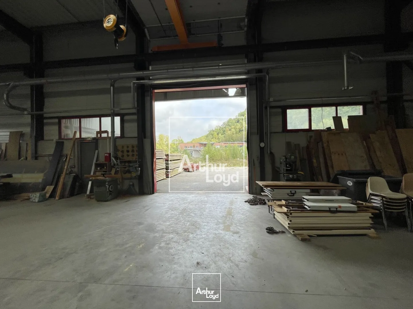site industriel 1555 m² - vaste foncier
