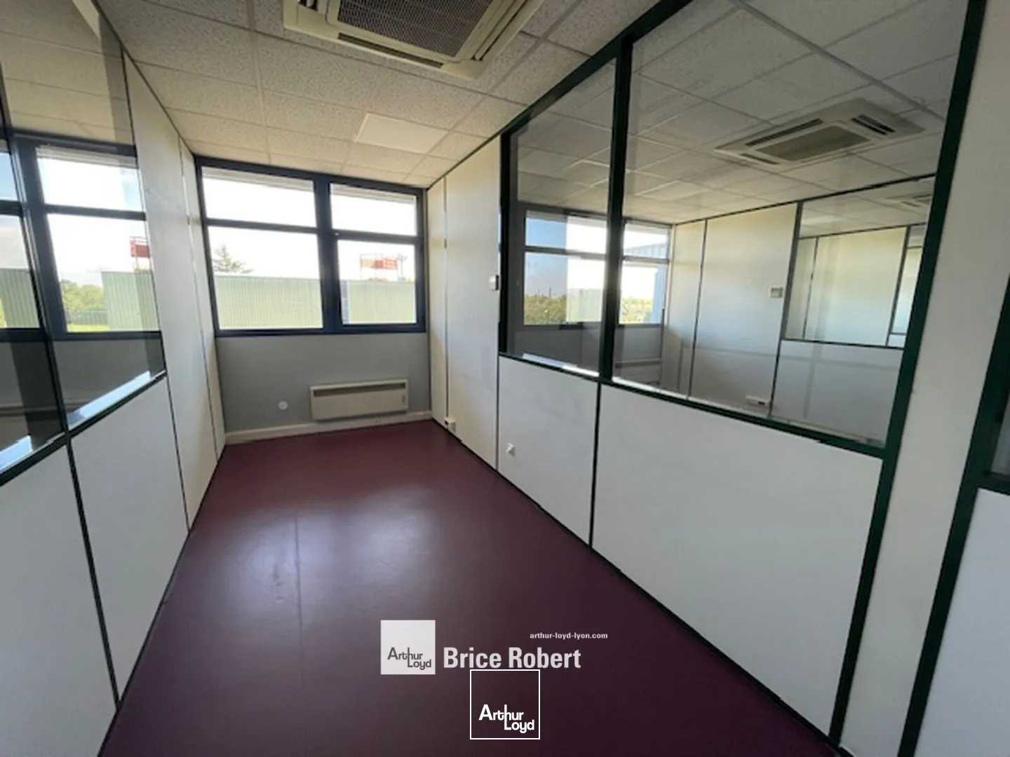 A louer - ACTIVILLAGE - Bureaux lumineux - Bron