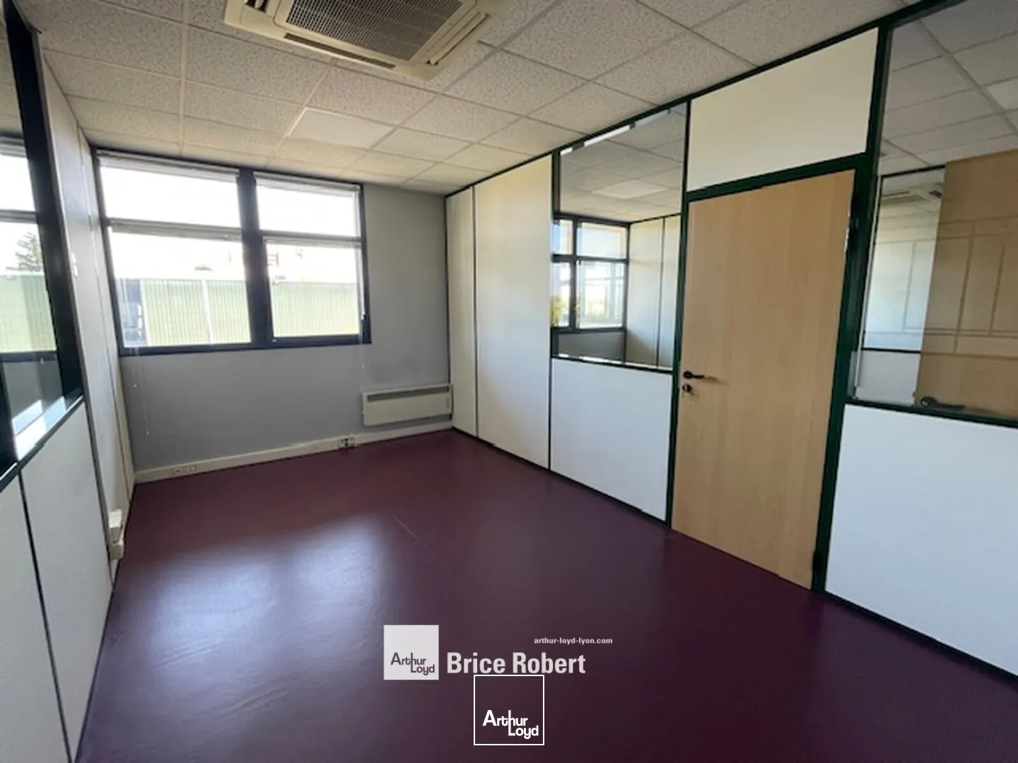 A louer - ACTIVILLAGE - Bureaux lumineux - Bron