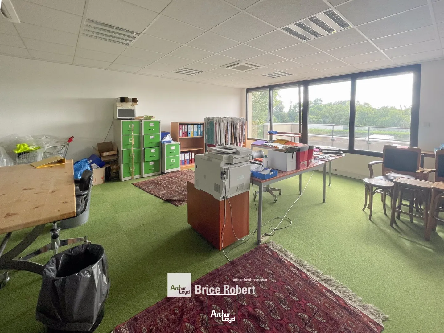 Location Bureaux avec stockage léger - Calme- Dardilly - Au coeur de la TECHLID