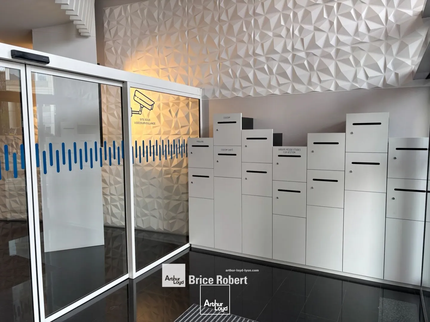 A louer - LE DISCOVER - Bureaux accompagnés de parkings et d'archives - Lyon 3ème Part-Dieu