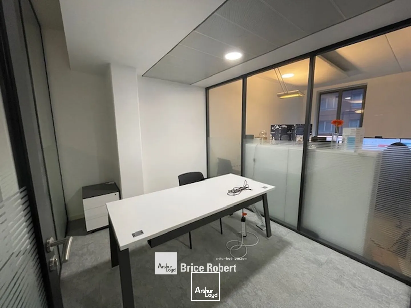 A louer - CITE INTERNATIONALE - Bureaux lumineux - Lyon 6ème 