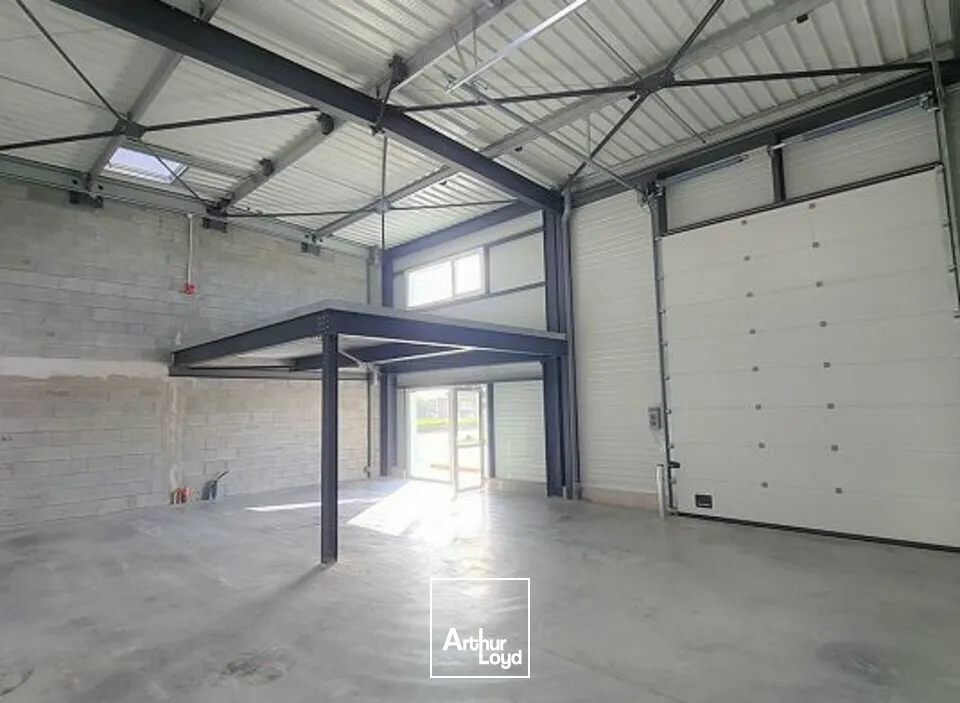 À LOUER / À VENDRE  LOCAL D'ACTIVITÉ 189,40 M²  LES SABLES D'OLONNE