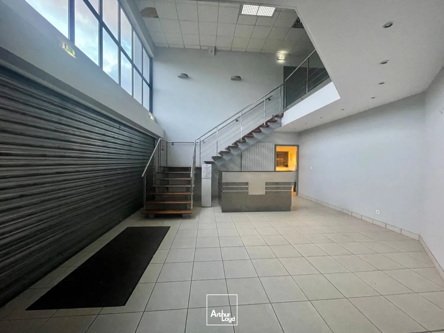 Locaux d'activité à louer à LA VAUPALIERE 76150