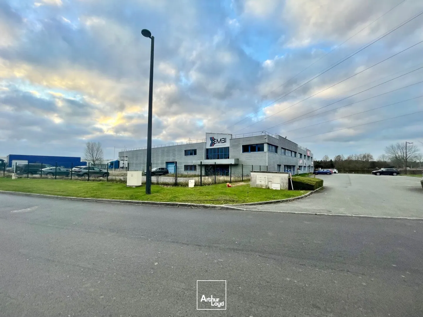 Locaux d'activité à louer à LA VAUPALIERE 76150