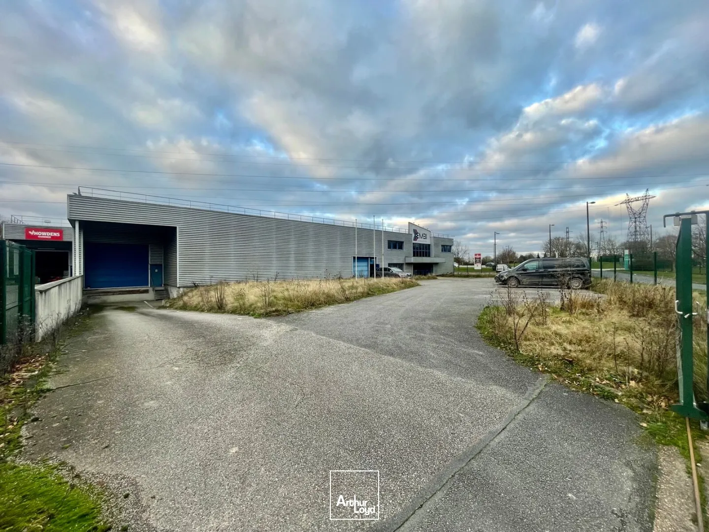 Locaux d'activité à louer à LA VAUPALIERE 76150