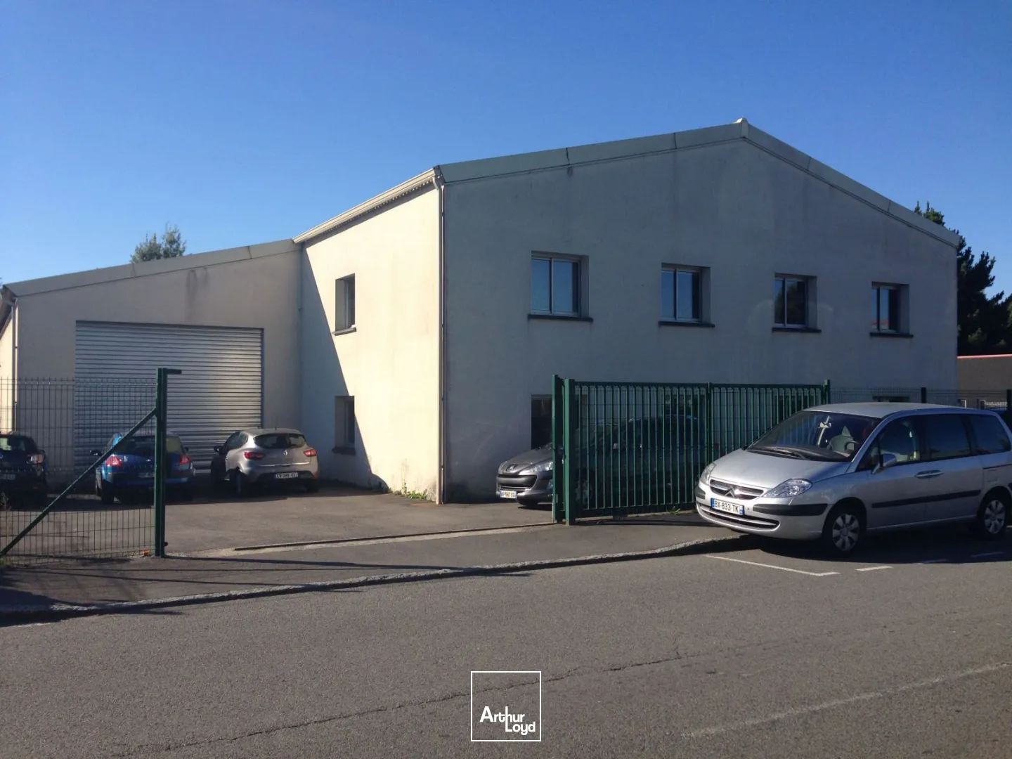 Bâtiment indépendant à Louer