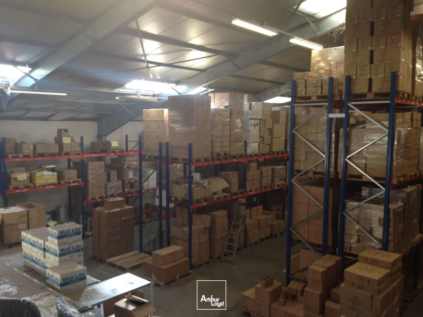 Bâtiment indépendant à Louer