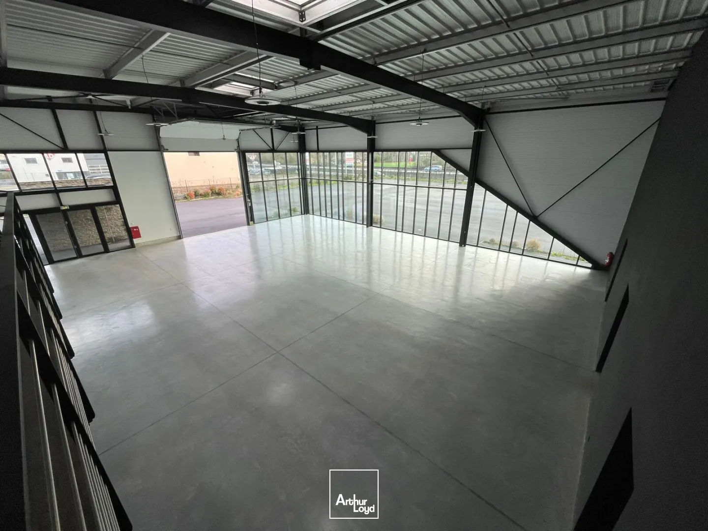 LOCAL COMMERCIAL A LOUER - 430 M² - PLOEREN 