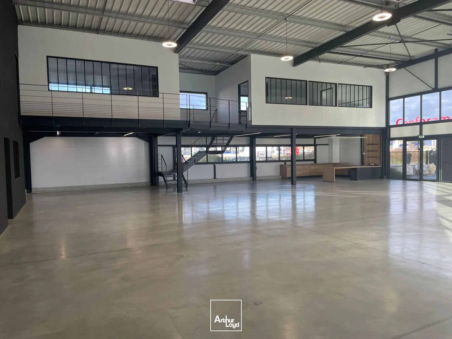 LOCAL COMMERCIAL A LOUER - 430 M² - PLOEREN 