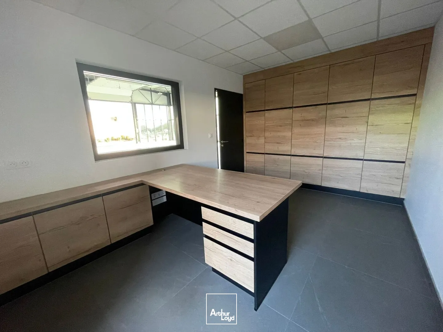 LOCAL COMMERCIAL A LOUER - 430 M² - PLOEREN 