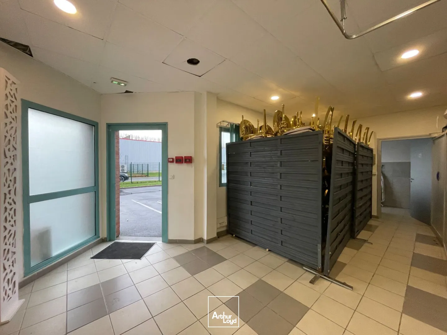 ENTREPÔT A VENDRE A DOUAI EN ZONE INDUSTRIELLE 